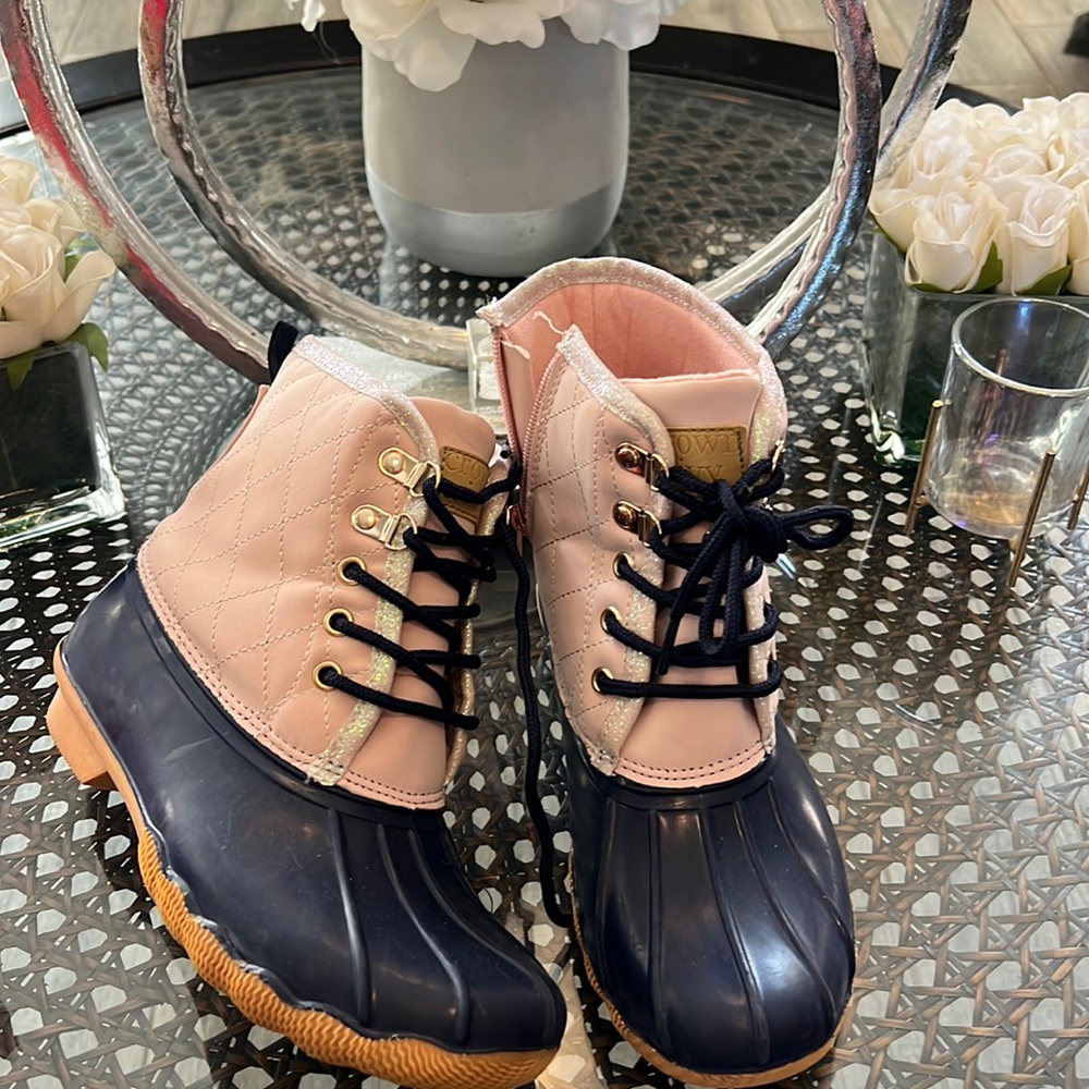 Kids Cute a pink and Navy rain boots EUC Sz 5
